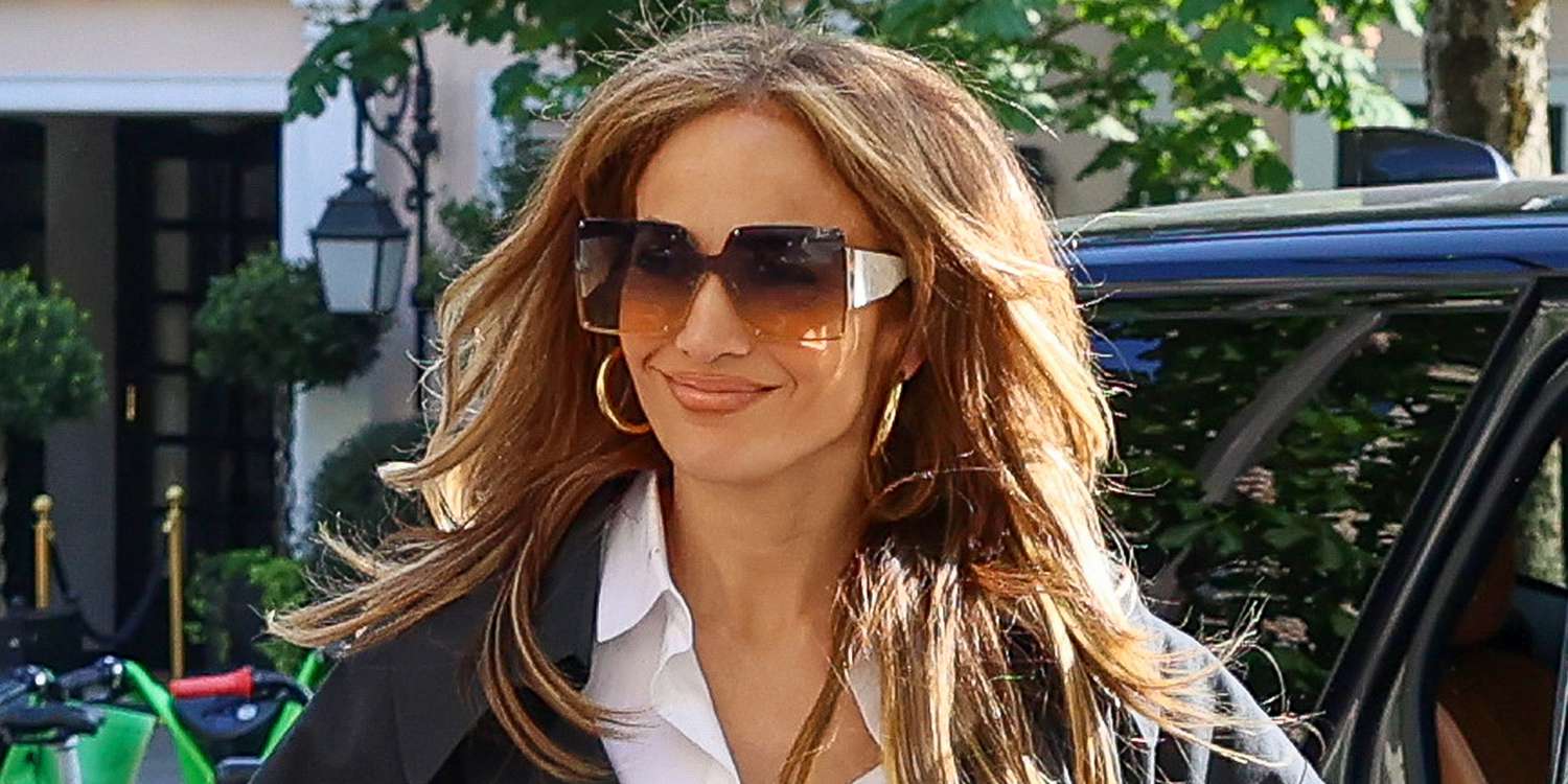 Jennifer Lopez Just Nailed French Girl Chic During a Trip to Paris