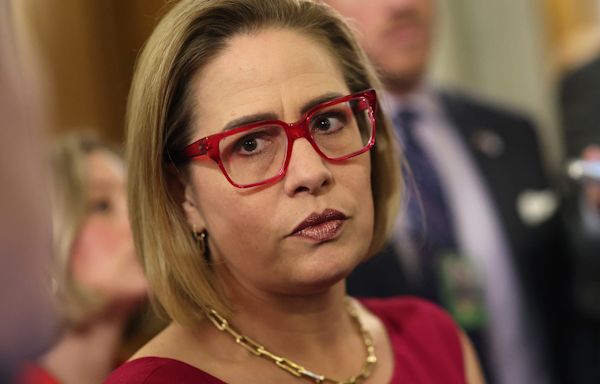 Kyrsten Sinema calls out Senate Democrats and GOP as bipartisan border deal fails again