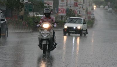 Monsoon mayhem in India: From Mumbai to Ayodhya, heavy rainfall disrupts daily life | Watch videos | Today News