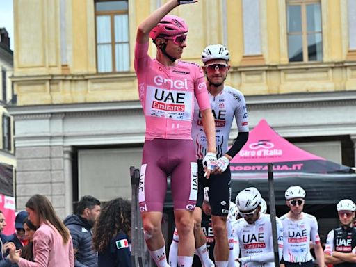 El lío y el absurdo motivo por el que Pogacar pudo ser descalificado del Giro de Italia