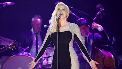 Kellie Pickler Returns To The Stage For First Time Since Husband's Death