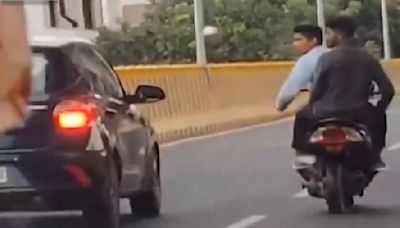 Road Rage Incident On Bengaluru's Double Decker Flyover: Five Young Men Harass Car Driver, Performing Stunts