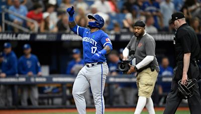 Royals defeat Rays in extra innings; win 8th straight