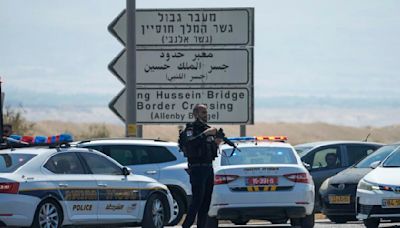 Gunman kills three Israeli civilians at crossing into Jordan