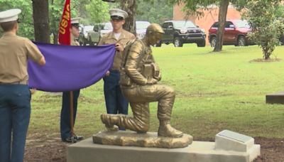 Little Rock’s Catholic High School honors veteran graduates with statue