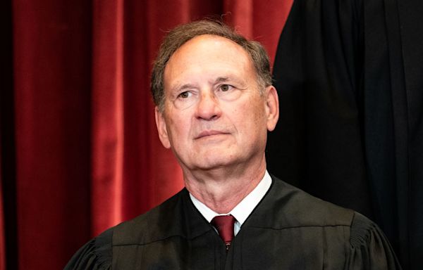 Progressives urge Alito recusal from Jan. 6 cases before the U.S. Supreme Court
