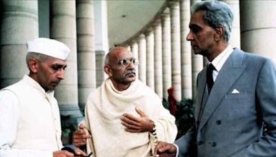 Ben Kingsley’s Gandhi crew was forbidden from eating non-vegetarian food, drinking alcohol by Morarji Desai; former PM called him ‘Nakli Gandhi’