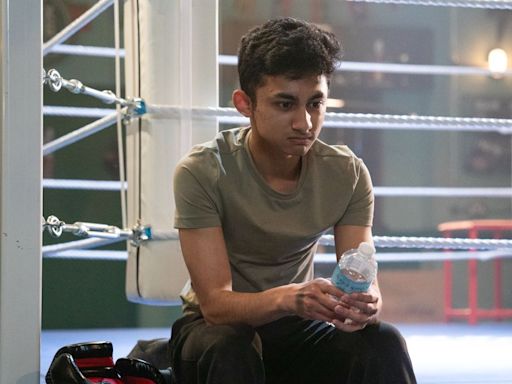 EastEnders’ Nugget to fall unwell before boxing match in steroids story