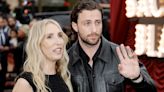 Sam Taylor-Johnson habla de la "fascinación" por su matrimonio con Aaron Taylor-Johnson, 24 años más joven: "La gente quiere entender cosas que no pueden"