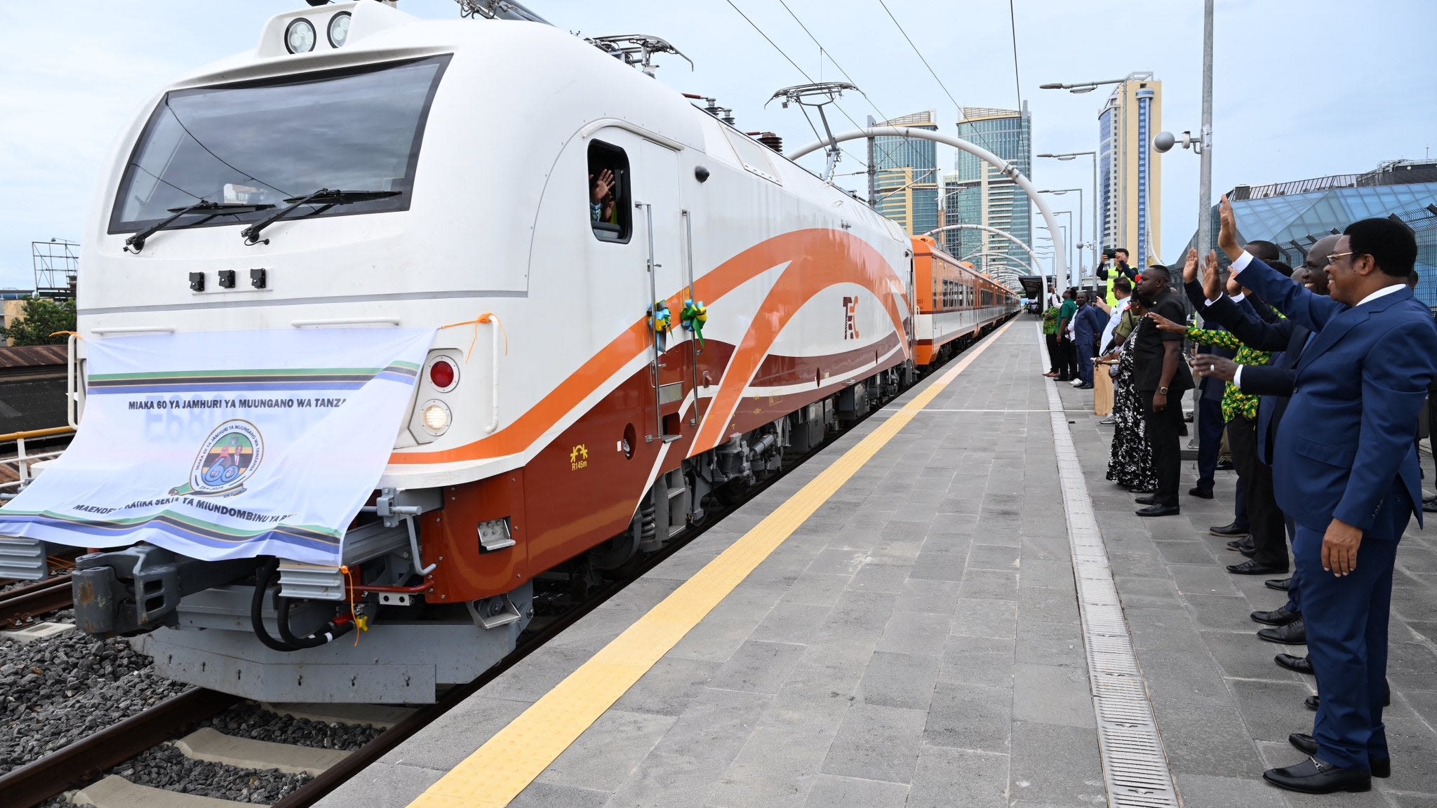 Tanzania launches first test run on Dar es Salaam to Dodoma line