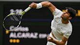 Alcaraz hace del saque una tabla de salvación en Wimbledon