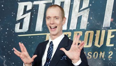 Doug Jones celebrates Saru's 'gorgeous metamorphosis' on 'Star Trek: Discovery'