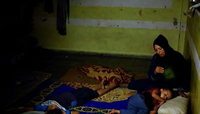 Summer heat brings new misery to Palestinians in Israel's Gaza campaign