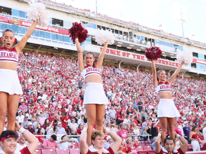 Social media reacts to Arkansas' 37-27 win over UAB