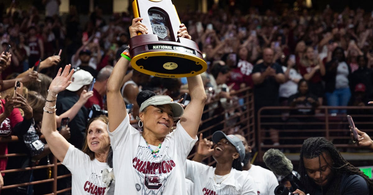 Dawn Staley brings humor and wisdom to St. Kate's