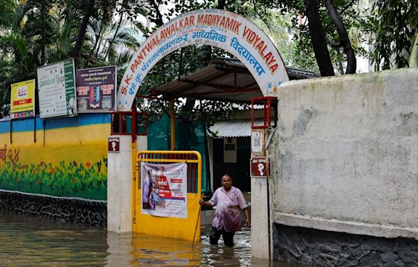 Heavy rains in India's Mumbai hit transport, shut schools