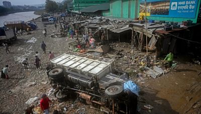 Nepal surveys flood wreckage as death toll reaches 209