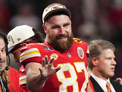 Chiefs sign All-Pro tight end Travis Kelce to a 2-year extension through the 2027 season