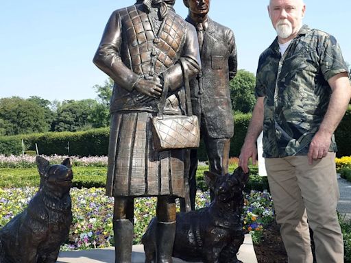 Polémica en redes sociales por una estatua de Isabel II inaugurada en los Jardines de Antrim