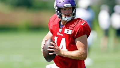 Sam Darnold is No. 1 QB on Minnesota Vikings' 1st unofficial depth chart