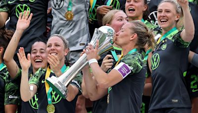 How brilliant is Wolfsburg's Alex Popp? | UEFA Women's Champions League