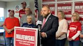 Ohio Republican stays in campaign amid scrutiny of service