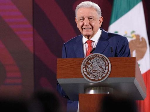 Aun con retraso por lluvias, AMLO promete tramo faltante del Tren Maya para septiembre