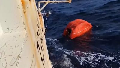 Video: el dramático rescate de los 14 sobrevivientes del naufragio en las Islas Malvinas