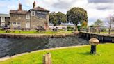 Tiny English pub marooned on a peninsula - that you reach by boat