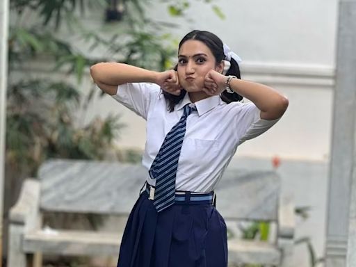 Vaishnavi Gowda’s Behind-the-scenes Photo In School Uniform Viral - News18