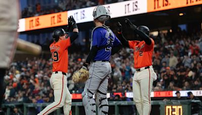 Deadspin | Several Giants have big nights in blowing out Rockies