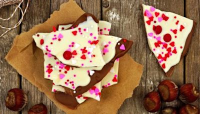 No-Bake Chocolate Bark Recipe for Valentine’s Day