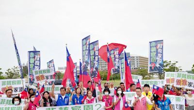 總統就職國宴在台南 市議會國民黨團場外陳情 (圖)
