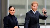 Príncipe Harry e Meghan sofrem perseguição "quase catastrófica" de paparazzi, diz porta-voz