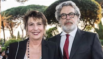 Serena Dandini compie 70 anni: la famiglia di origini aristocratiche, chi è il compagno bassista