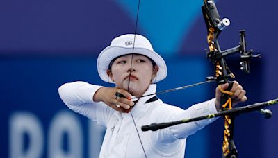 Archery-Lim shoots world record to signal Korean intentions