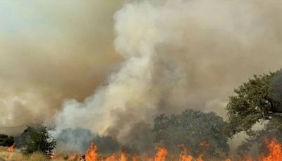 Red flag warning issued for dry lightning; fires burning in eastern SLO County