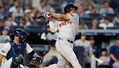 Red Sox 3B Rafael Devers posting All-Star numbers despite lingering shoulder soreness