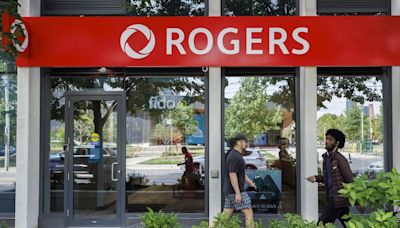 Aggressive discounts by BCE, Rogers and Telus keep Ottawa happy – but hurt their chances of winning investors back