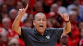 Houston coach Kelvin Sampson edges UConn's Dan Hurley for AP coach of the year