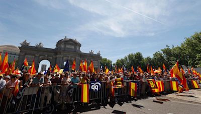 Multitudinaria manifestación del PP “por la dignidad, la libertad, la igualdad y el futuro de los españoles”