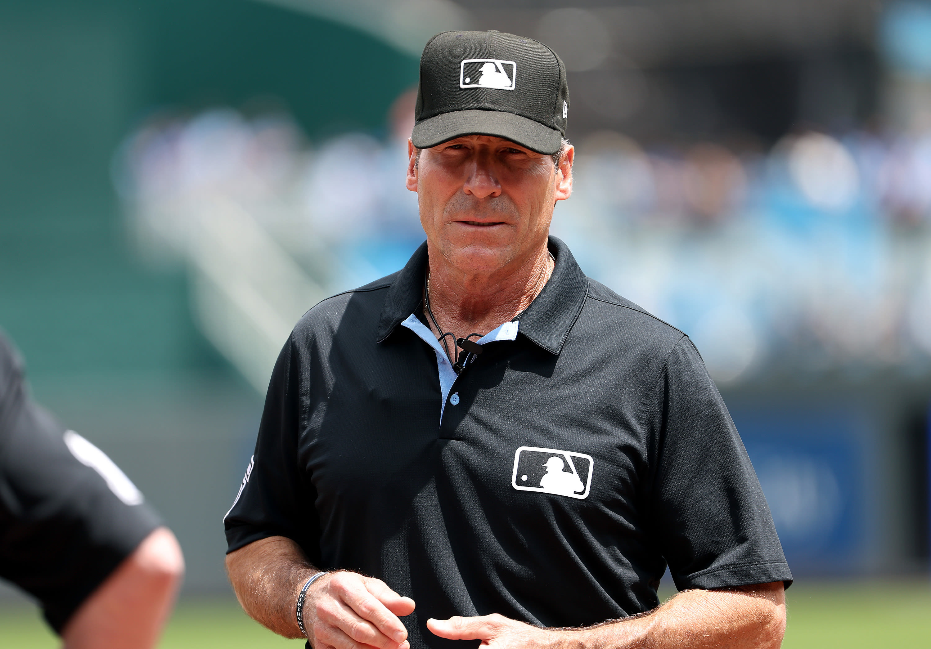 Controversial umpire Angel Hernandez set to retire from MLB immediately: reports