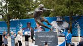 ‘One heck of a bouquet’: Wichita NFL legend Barry Sanders honored by Lions with statue