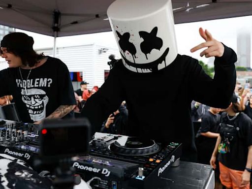 DJ Svdden Death and Marshmello played a surprise pop-up concert on the roof of Rodeo Dallas in Deep Ellum on April 26