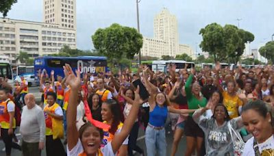 Milhares de fiéis participam da 17ª edição da Marcha Para Jesus, no Centro do Rio