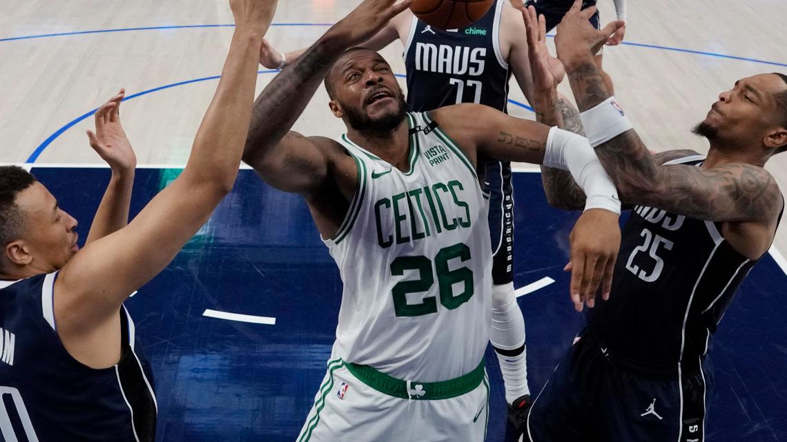 Celtics bring back two bench players, Kornet and Tillman
