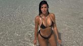 Kim Kardashian posta clique na praia com 'superzoom' no corpo e hipnotiza seguidores; veja