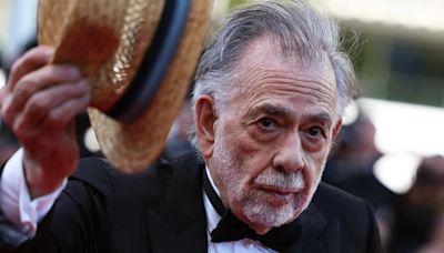 Con bastón y sombrero, Coppola hizo vibrar la alfombra roja de Cannes