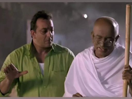 Sanjay Dutt celebrates 'Gandhigiri', shares a scene from 'Lage Raho Munna Bhai' | Hindi Movie News - Times of India