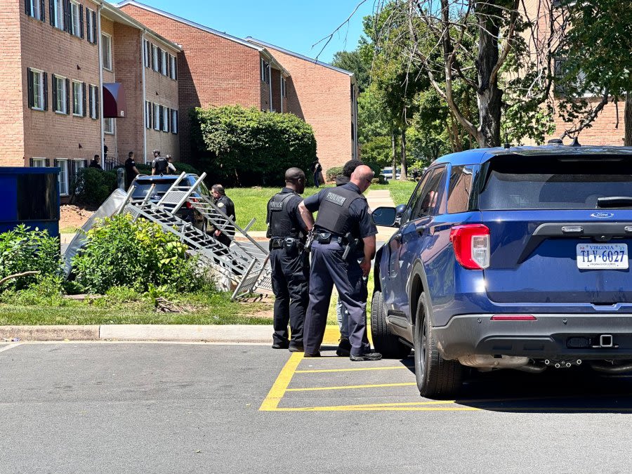 Police arrest 2 people for shooting that left multiple people hurt at Leesburg apartment complex